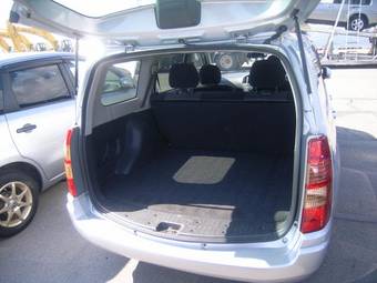 2003 Toyota Succeed Pictures