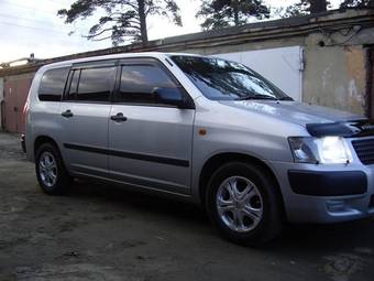 2003 Toyota Succeed Pictures