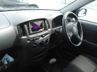 2003 Toyota Succeed Photos