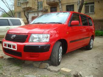 2003 Toyota Succeed Photos