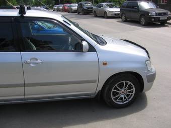 2003 Toyota Succeed Pictures