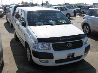 2003 Toyota Succeed Pictures