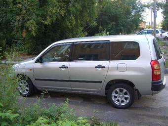 2003 Toyota Succeed Photos