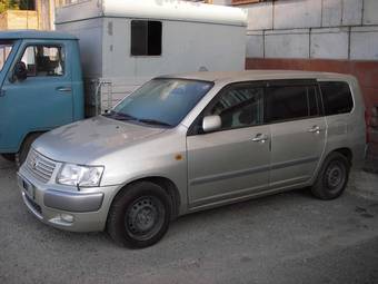 2003 Toyota Succeed Photos