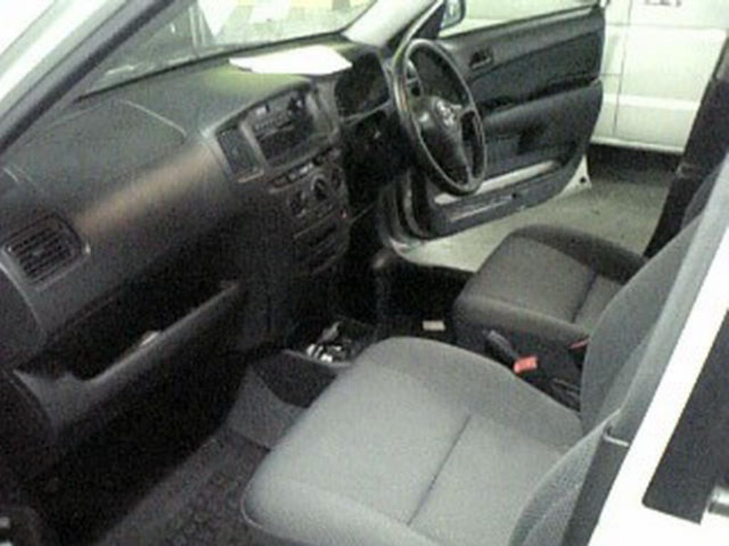 2004 Toyota Succeed