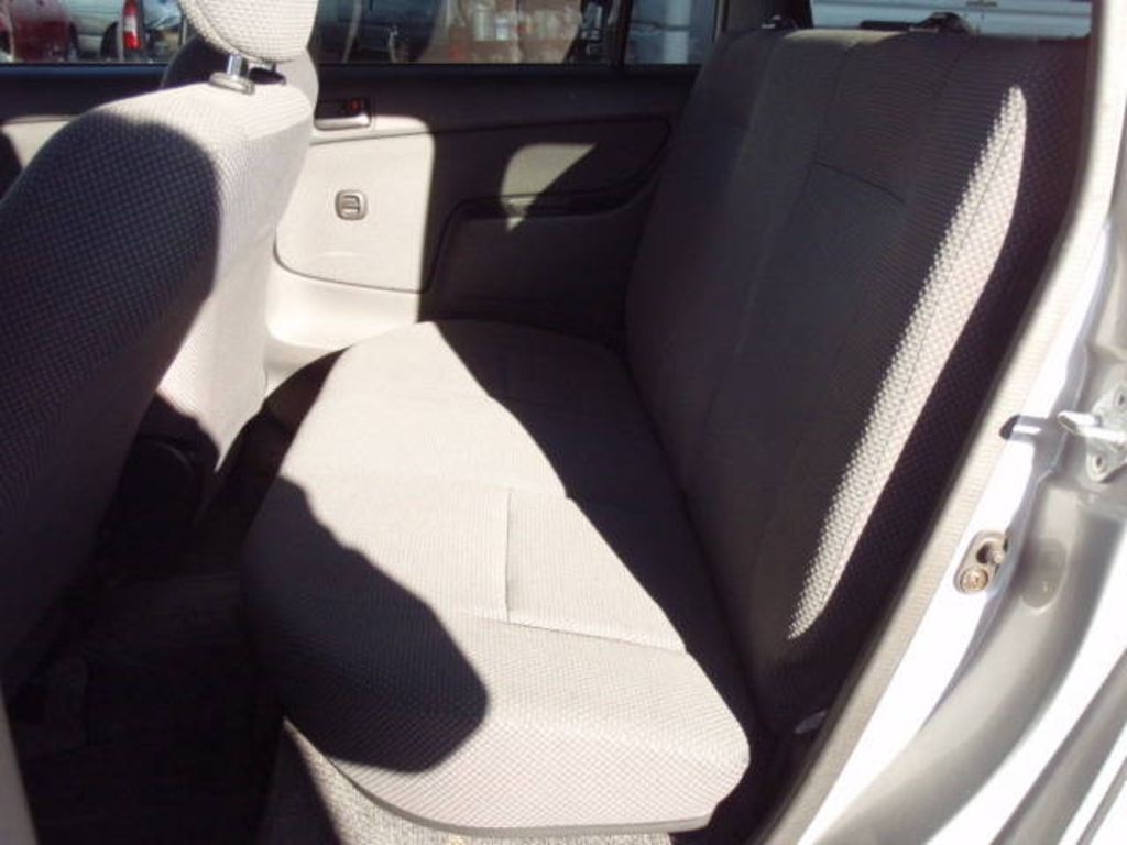 2004 Toyota Succeed