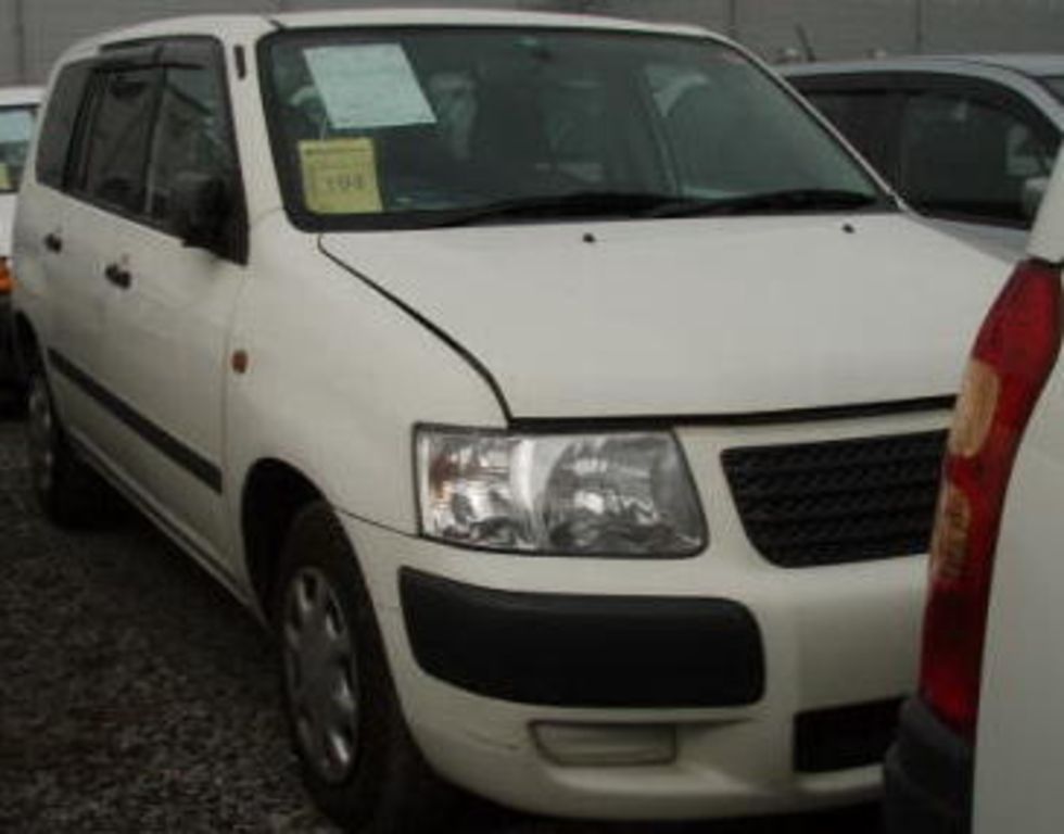 2004 Toyota Succeed