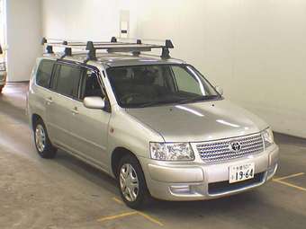 2004 Toyota Succeed Images