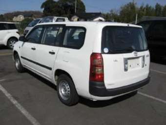 2004 Toyota Succeed Pictures