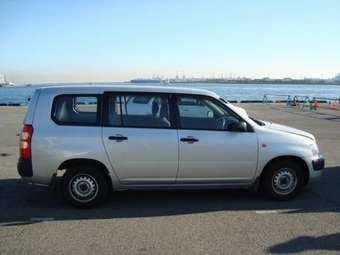 2004 Toyota Succeed Photos