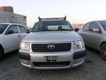 2004 Toyota Succeed Photos
