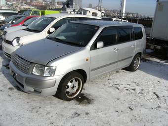2004 Toyota Succeed Photos