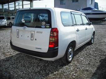 2004 Toyota Succeed Photos