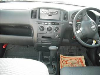 2004 Toyota Succeed Photos