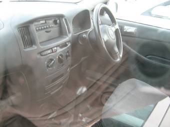 2004 Toyota Succeed Images