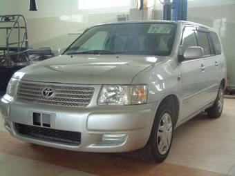 2004 Toyota Succeed Pictures