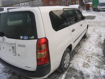 2004 Toyota Succeed Pictures