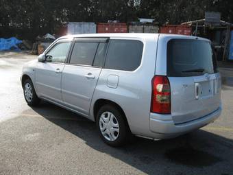 2004 Toyota Succeed Pictures
