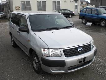 2004 Toyota Succeed Photos