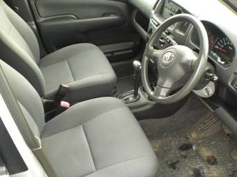 2004 Toyota Succeed Photos