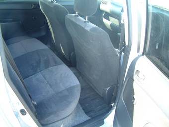 2004 Toyota Succeed Photos