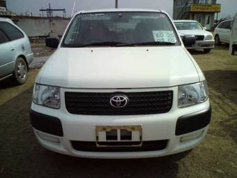 2004 Toyota Succeed Photos