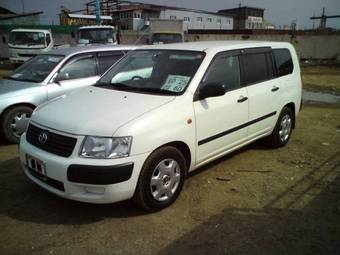 2004 Toyota Succeed Photos