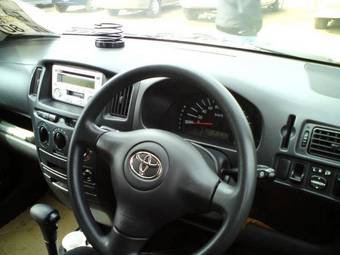2004 Toyota Succeed Photos