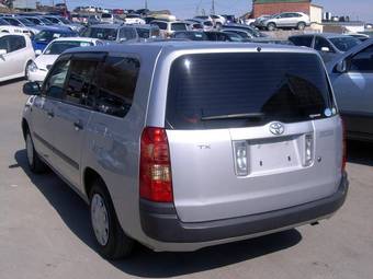 2004 Toyota Succeed Pictures