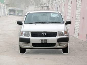 2004 Toyota Succeed Images