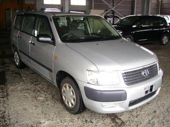 2004 Toyota Succeed Photos