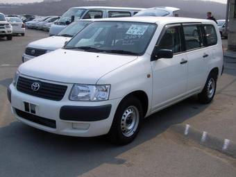 2004 Toyota Succeed Photos