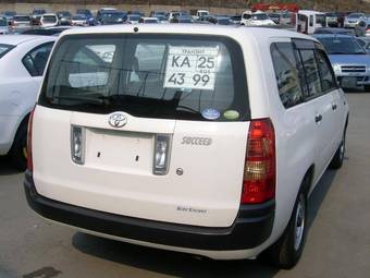 2004 Toyota Succeed Photos