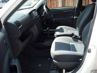 2004 Toyota Succeed Photos
