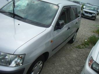 2004 Toyota Succeed Pictures