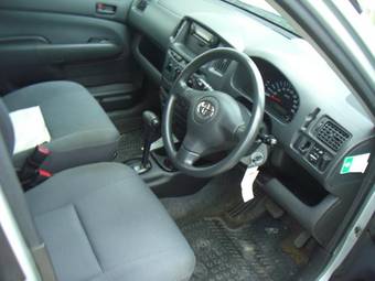 2004 Toyota Succeed Photos