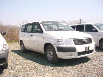 2004 Toyota Succeed Images