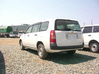 2004 Toyota Succeed Pictures