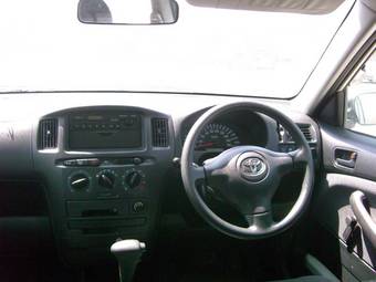 2004 Toyota Succeed Pictures