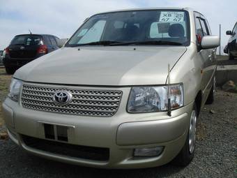 2004 Toyota Succeed Photos