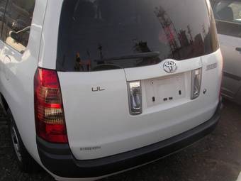 2004 Toyota Succeed Pictures