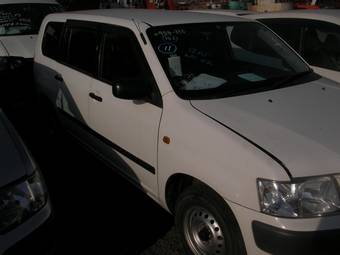 2004 Toyota Succeed Pictures