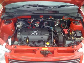 2004 Toyota Succeed Images