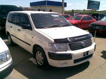 2004 Toyota Succeed Photos