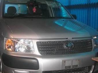 2004 Toyota Succeed Pictures