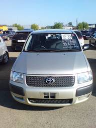 2004 Toyota Succeed Photos