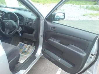2004 Toyota Succeed Photos