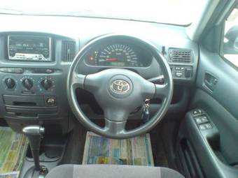 2004 Toyota Succeed Photos