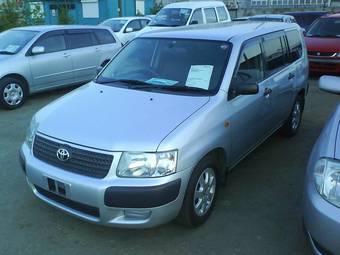 2004 Toyota Succeed Photos