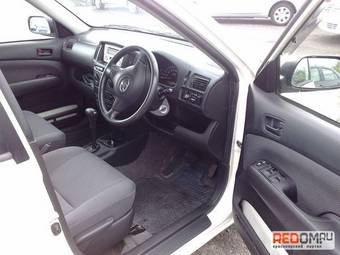 2004 Toyota Succeed Photos
